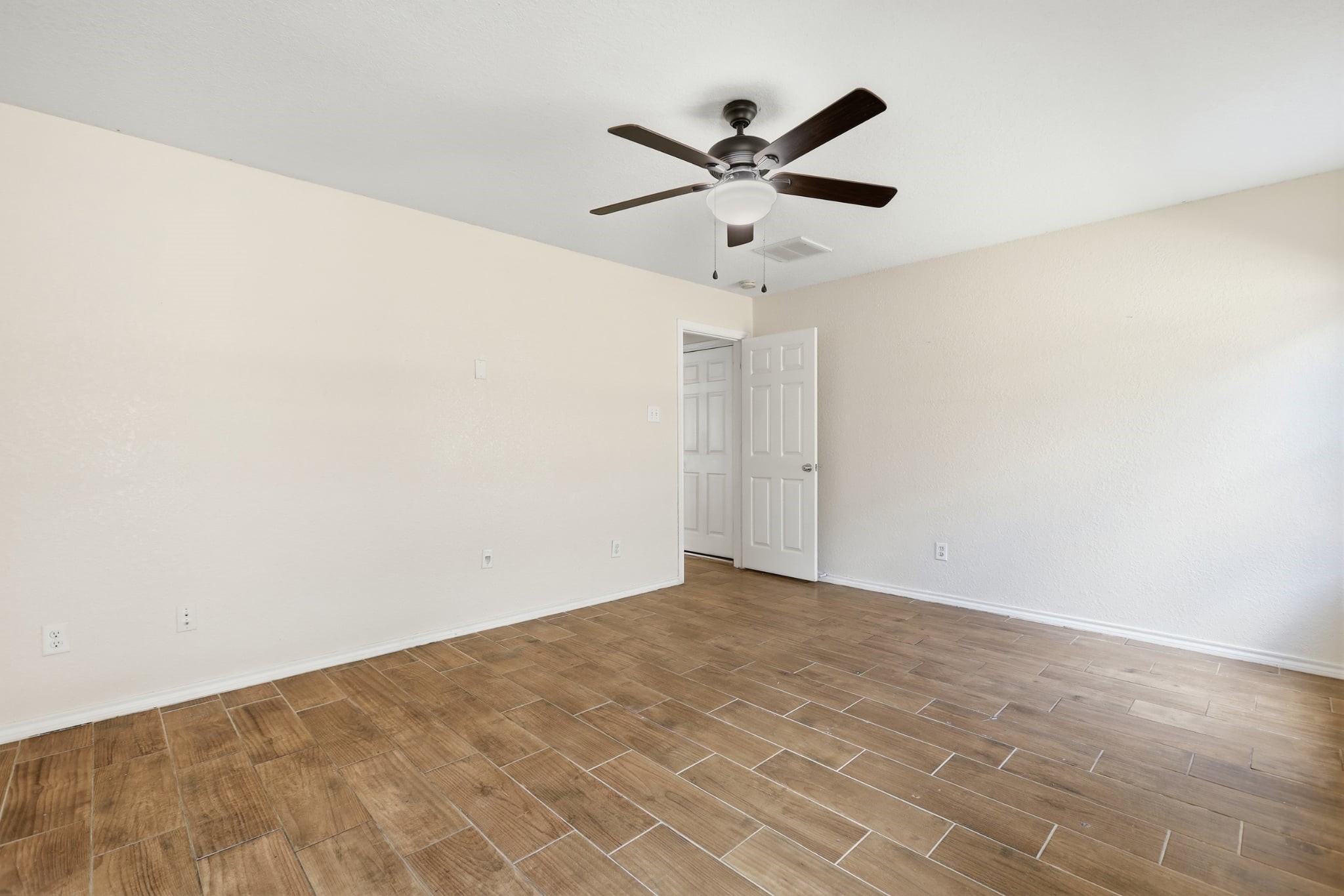 11402 Overland Trail Drive Property Photo 21