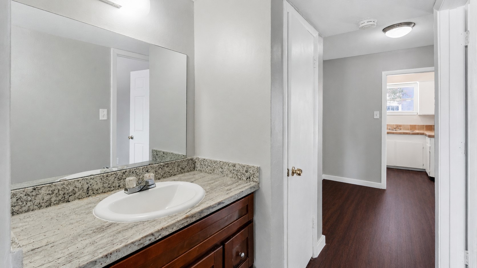 122 E Crosstimbers Street 117 Property Photo 5