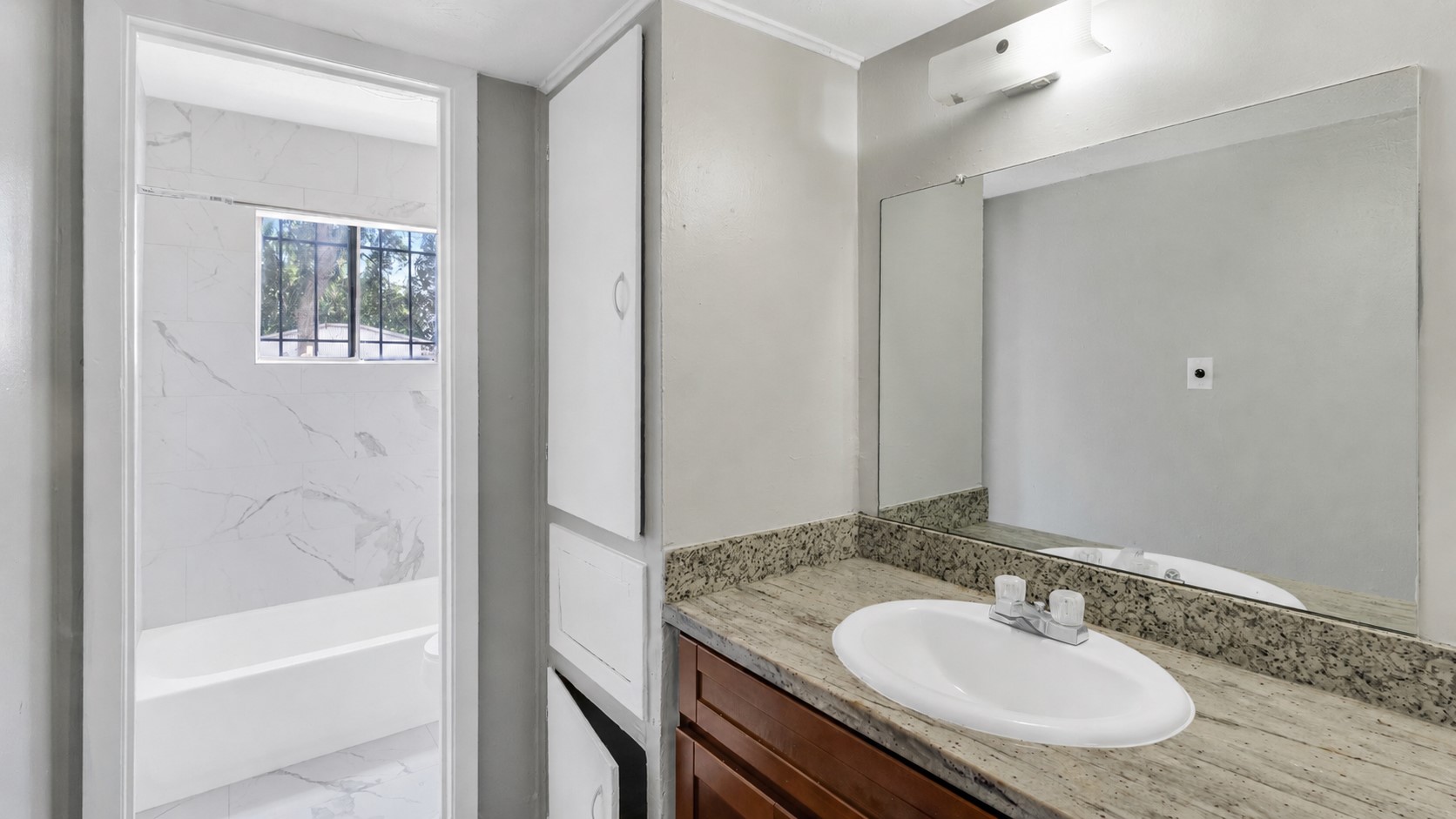 122 E Crosstimbers Street 117 Property Photo 7