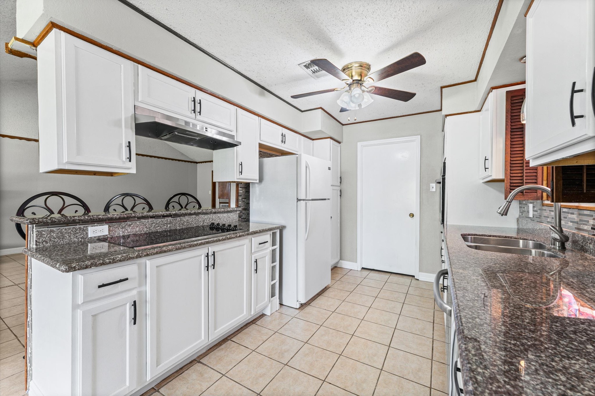 1507 Sierra Drive Property Photo 6