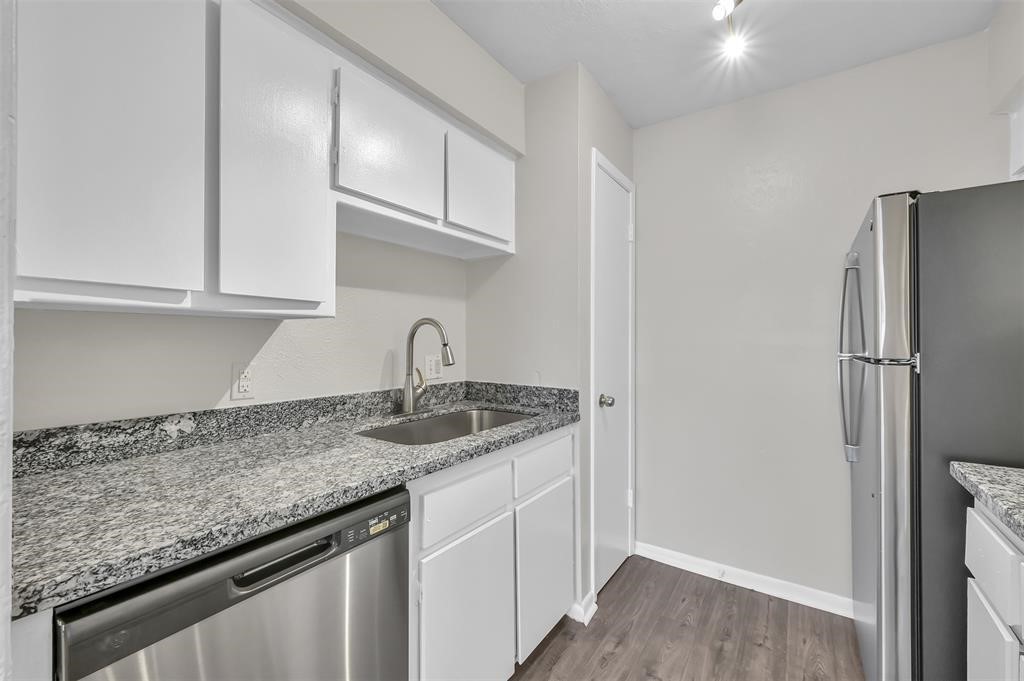 900 Holly Drive 4 Property Photo 2