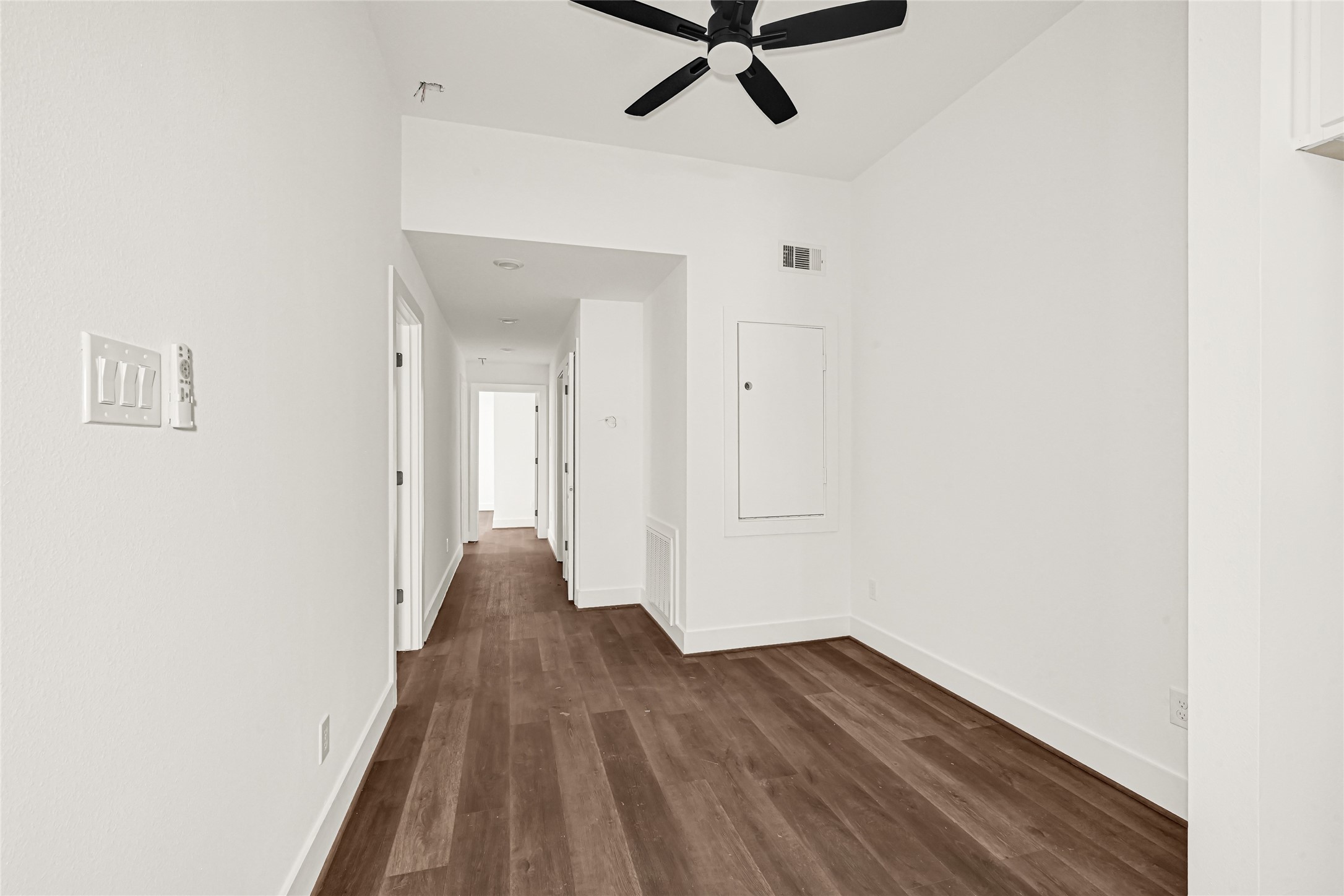 422 Clinton Park St Street A-b Property Photo 7