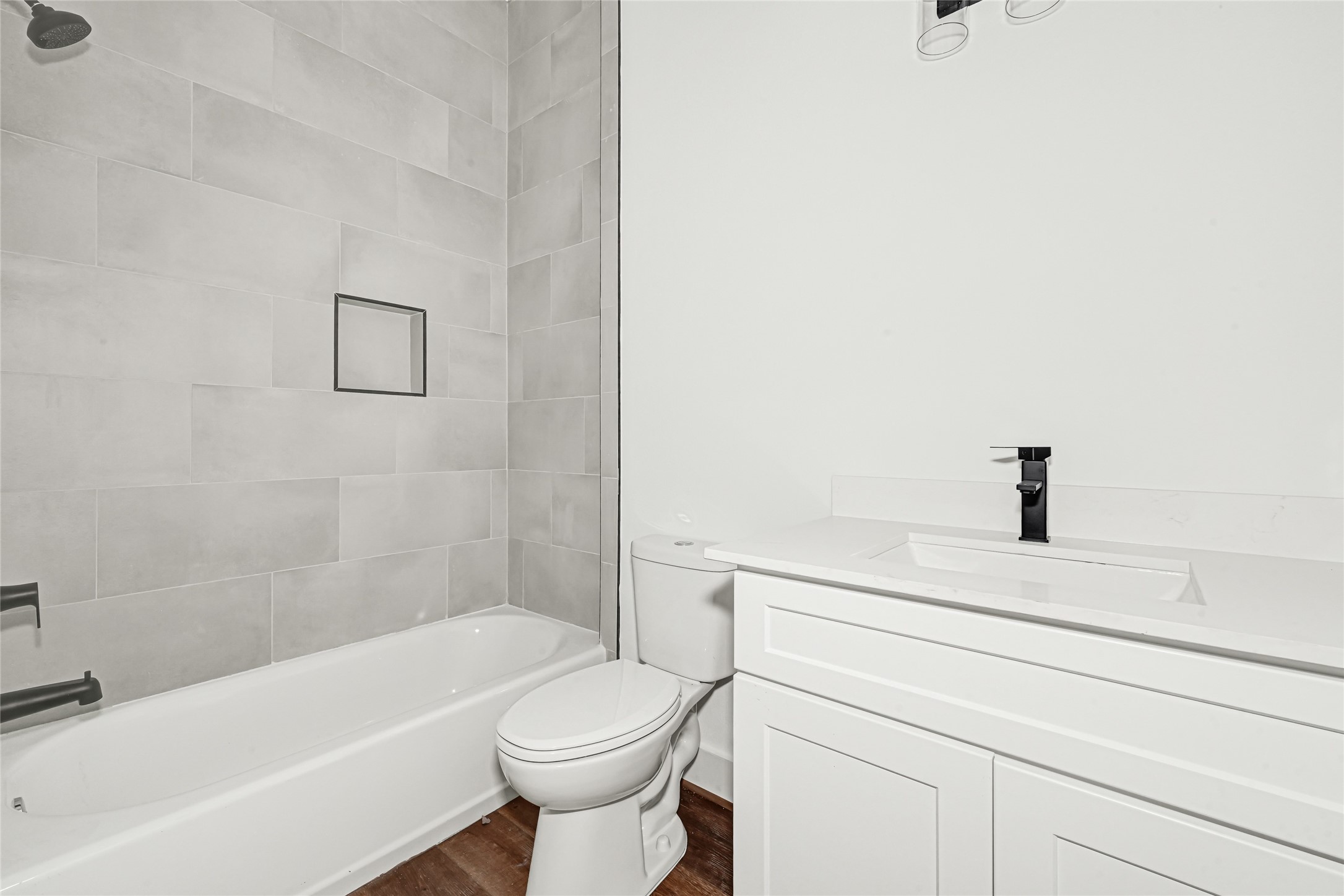 422 Clinton Park St Street A-b Property Photo 10