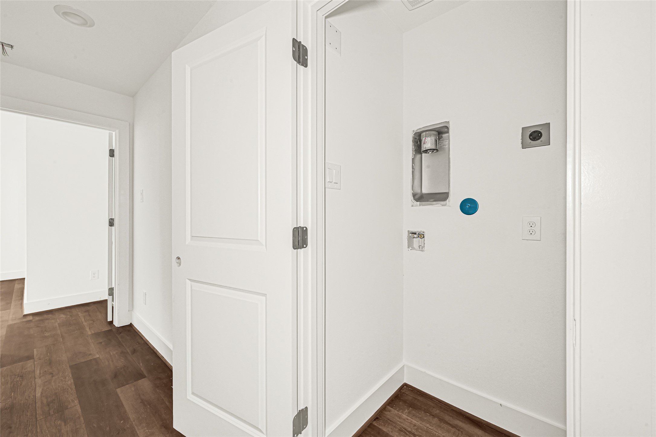 422 Clinton Park St Street A-b Property Photo 13