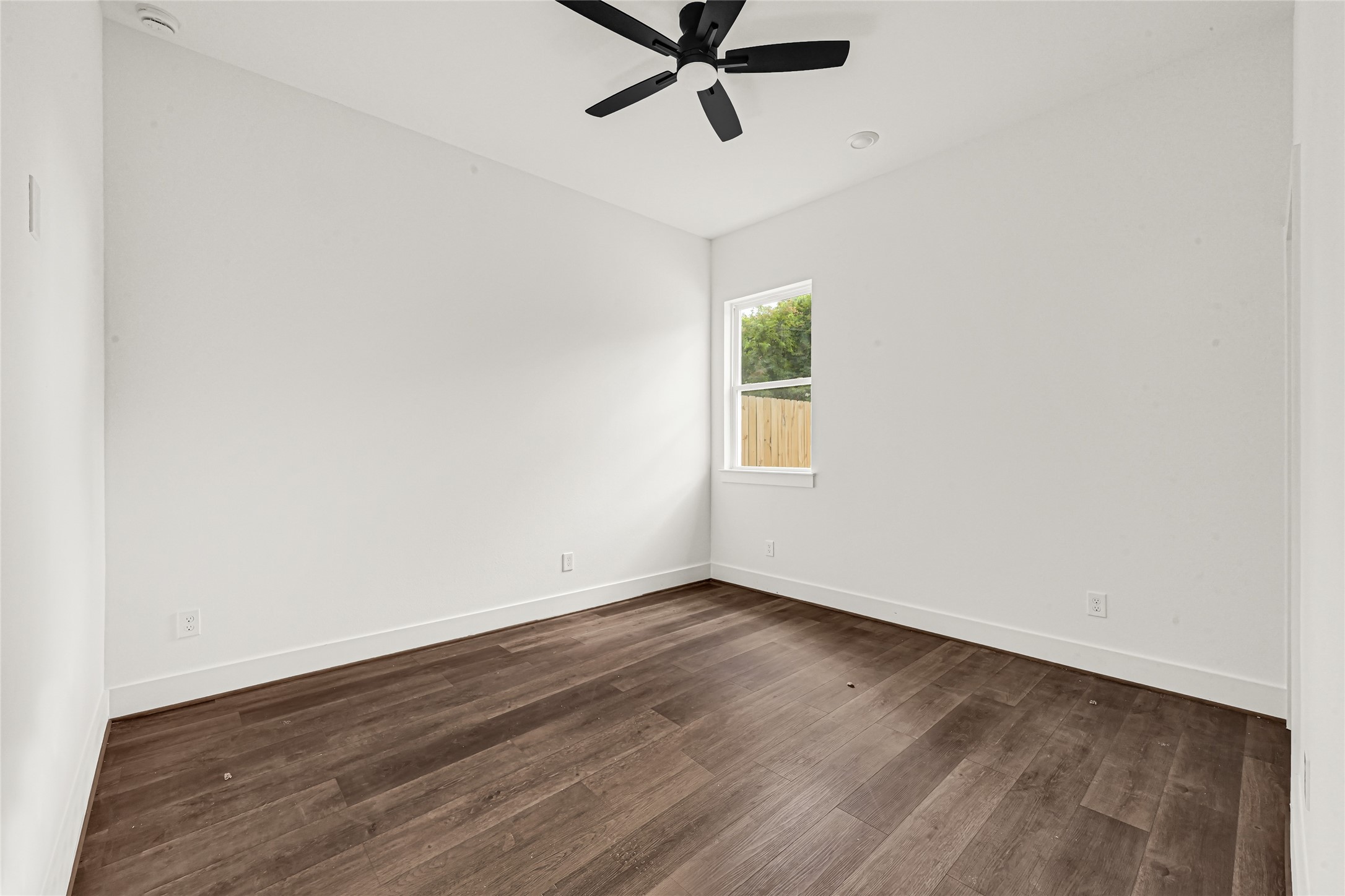422 Clinton Park St Street A-b Property Photo 14