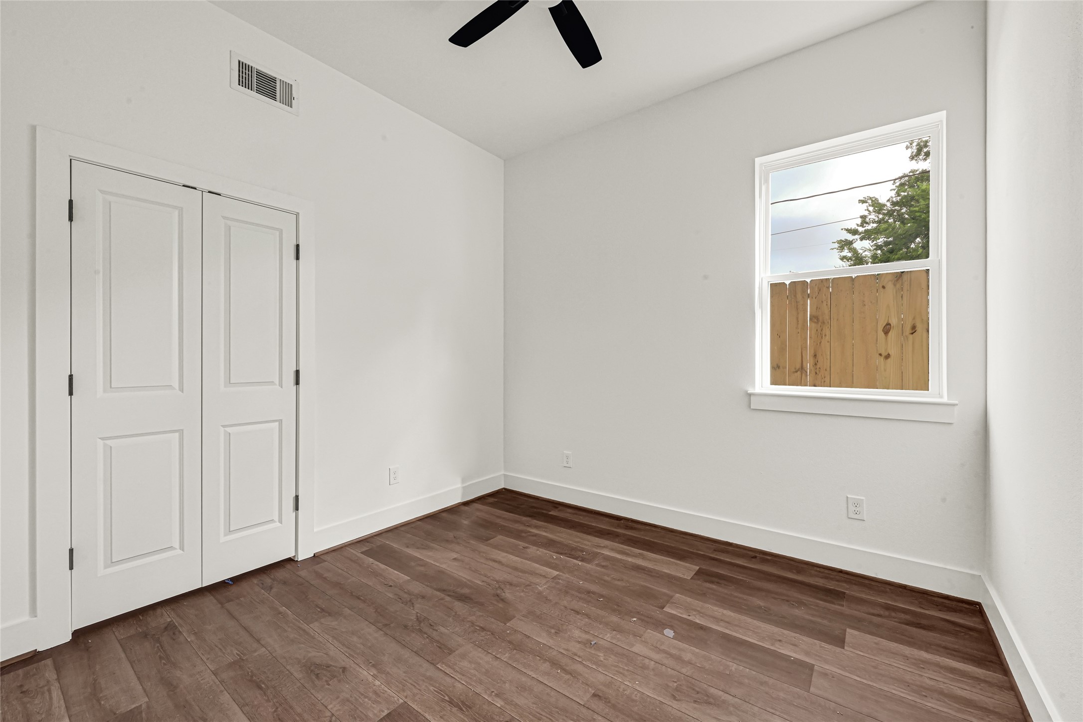 422 Clinton Park St Street A-b Property Photo 15