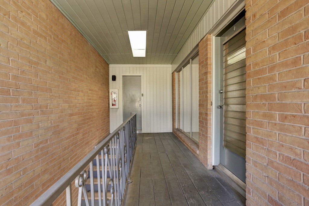 3703 Roseland Street 4 Property Photo 10