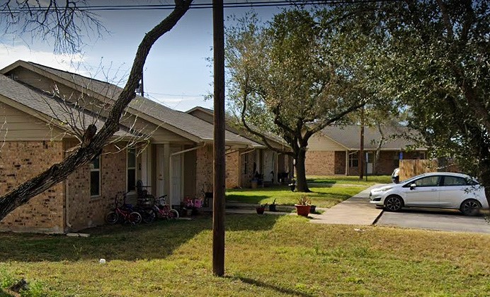 711 N Sigrid Avenue Property Photo 5