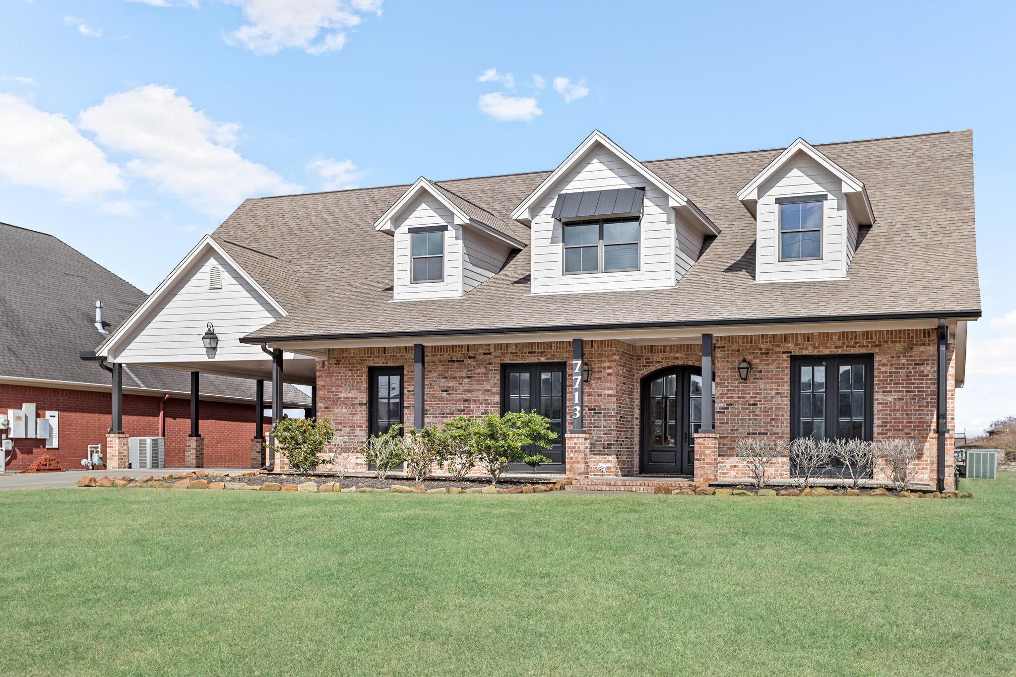 7713 Holmes Road Property Photo