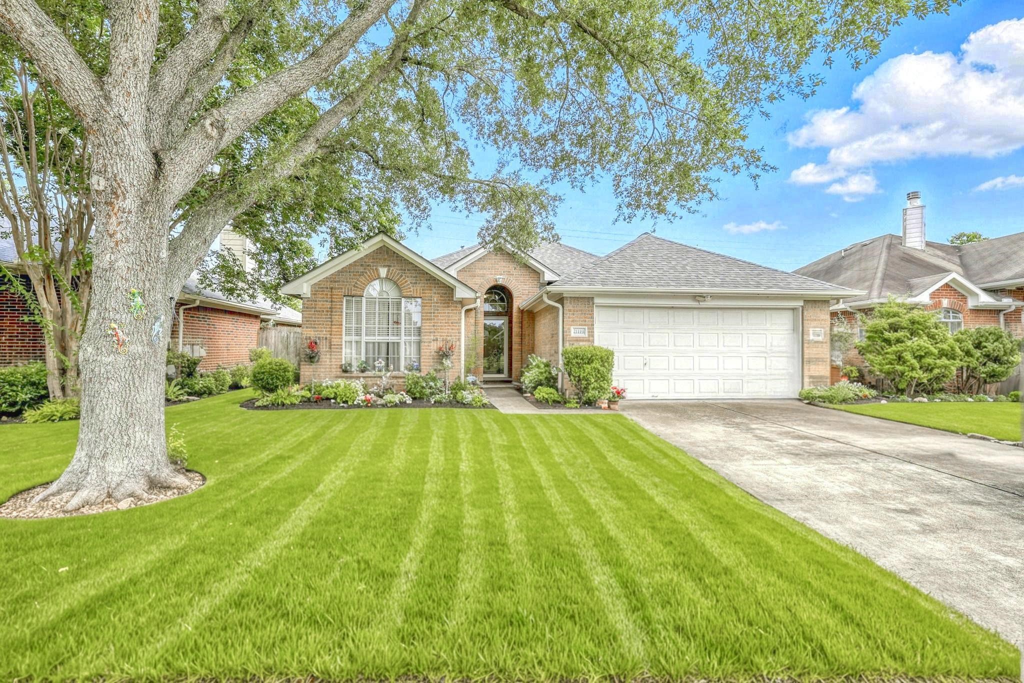 21119 Woodland Green Drive Property Photo 1
