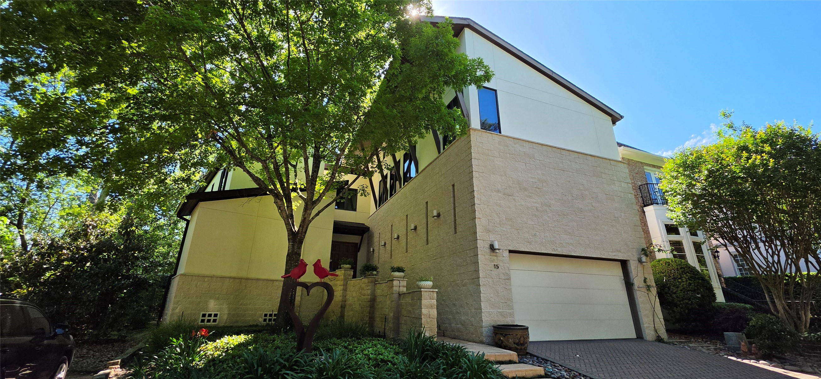15 Hudson Circle Property Photo 1