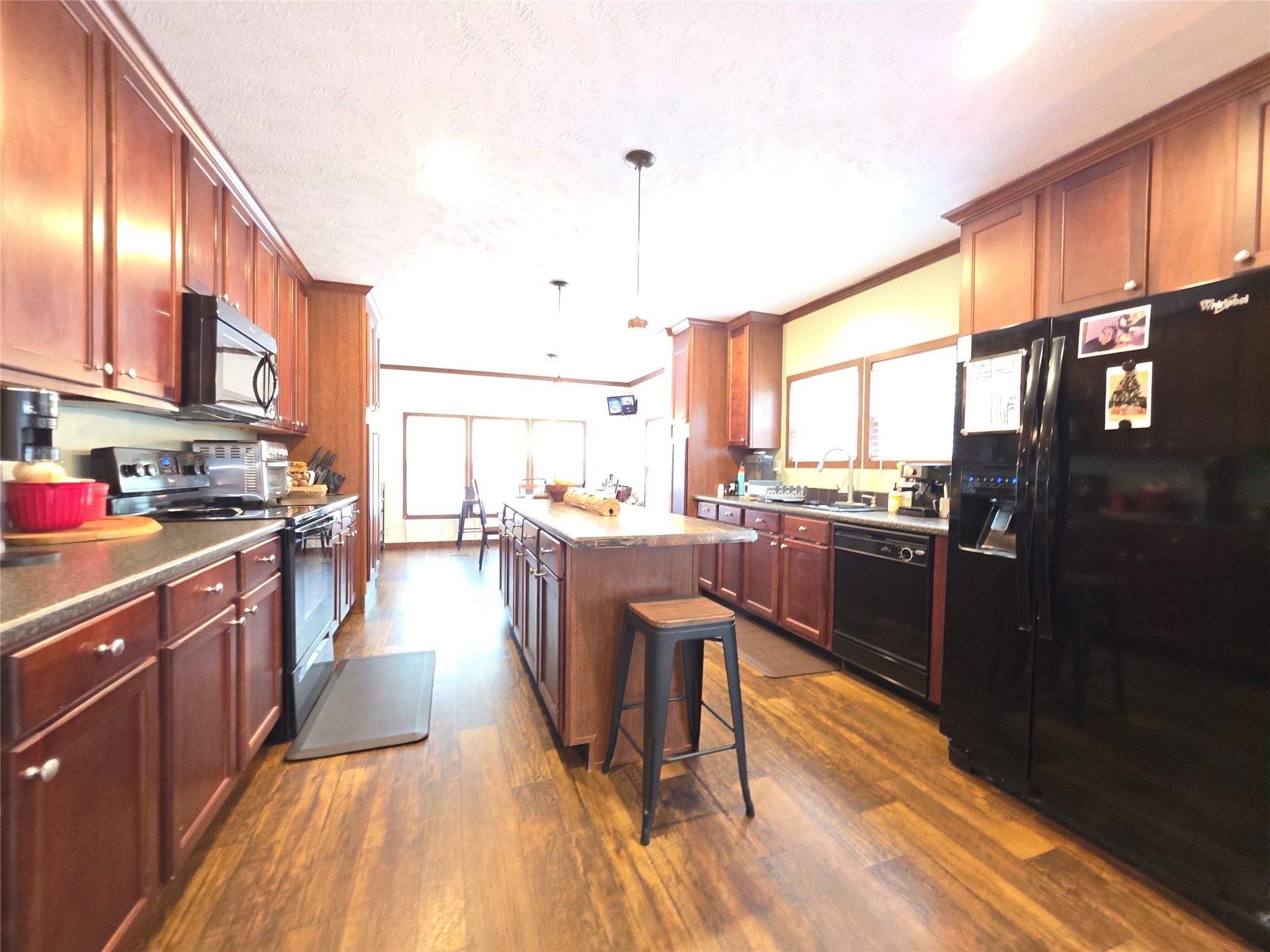 21683 White Oak Drive Property Photo 3