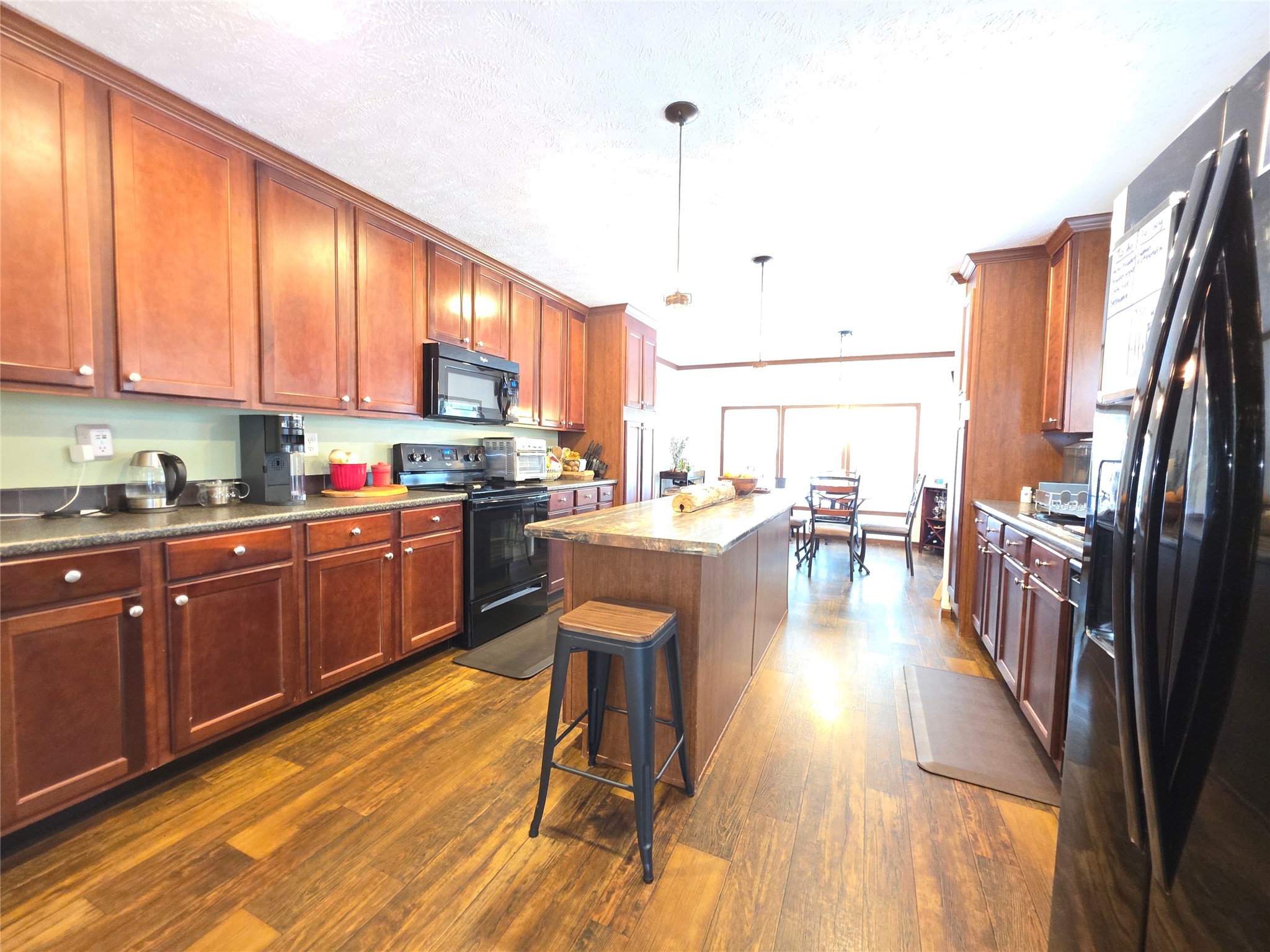 21683 White Oak Drive Property Photo 4
