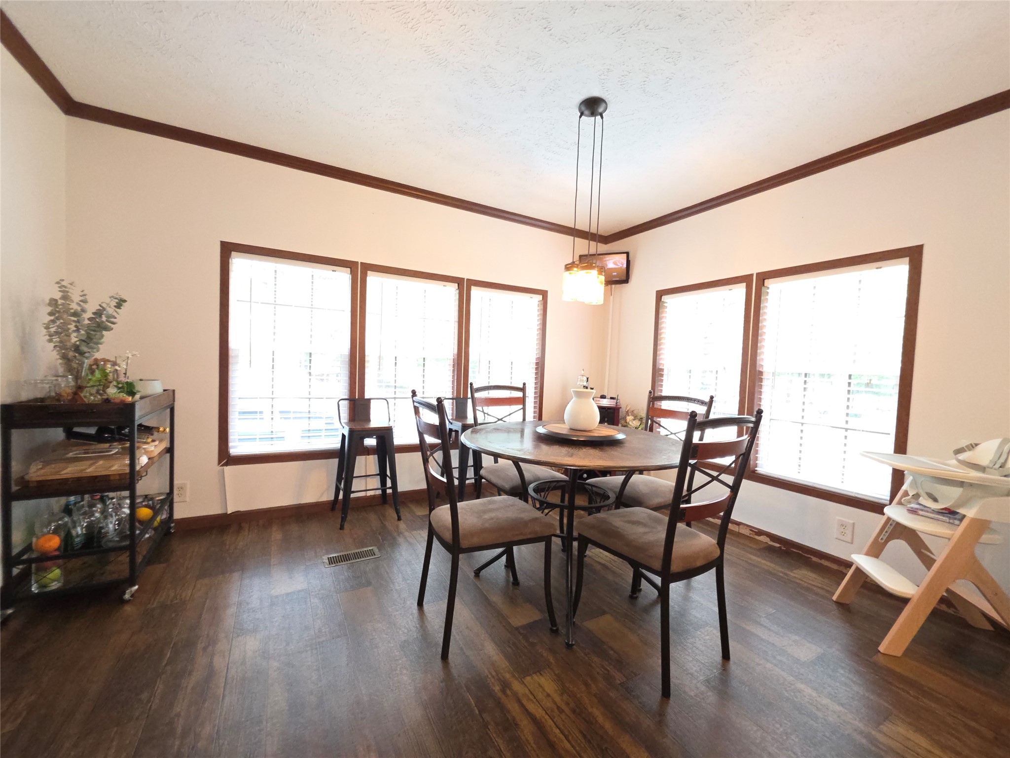 21683 White Oak Drive Property Photo 5