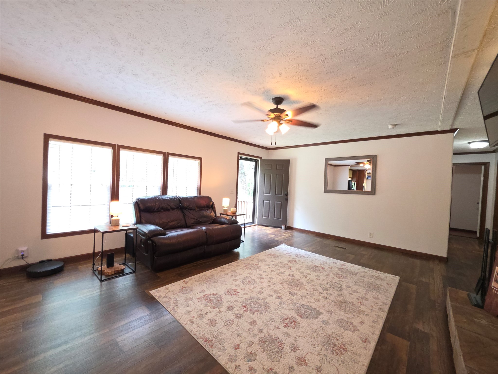 21683 White Oak Drive Property Photo 6