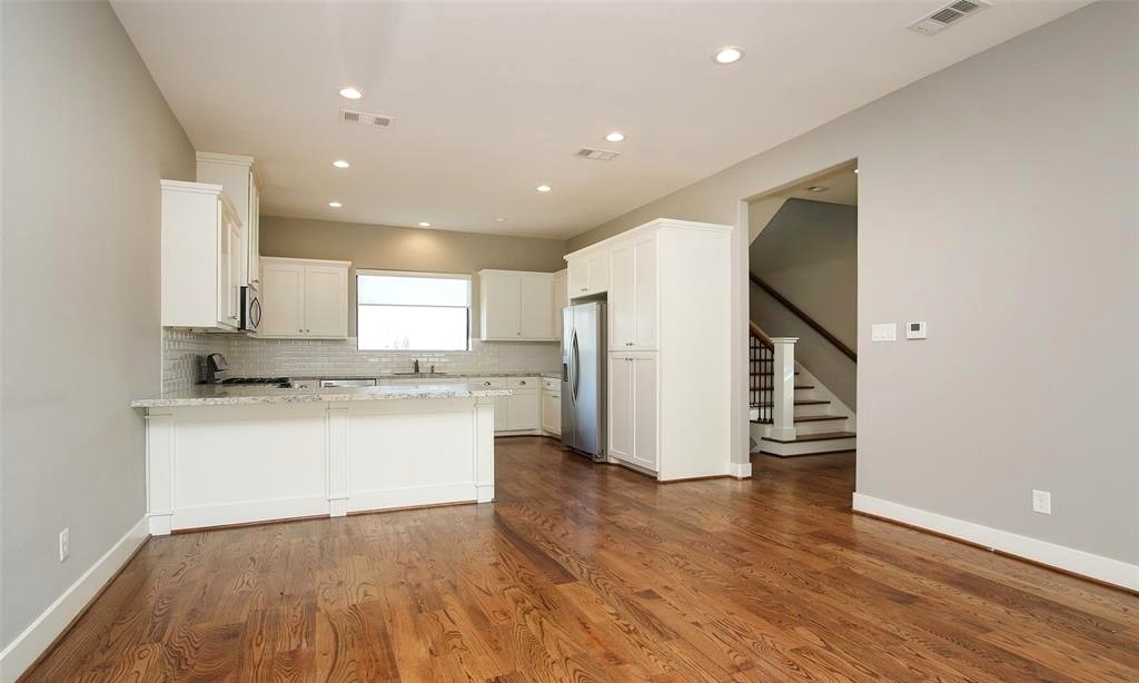 2529 Calumet Street Property Photo 6