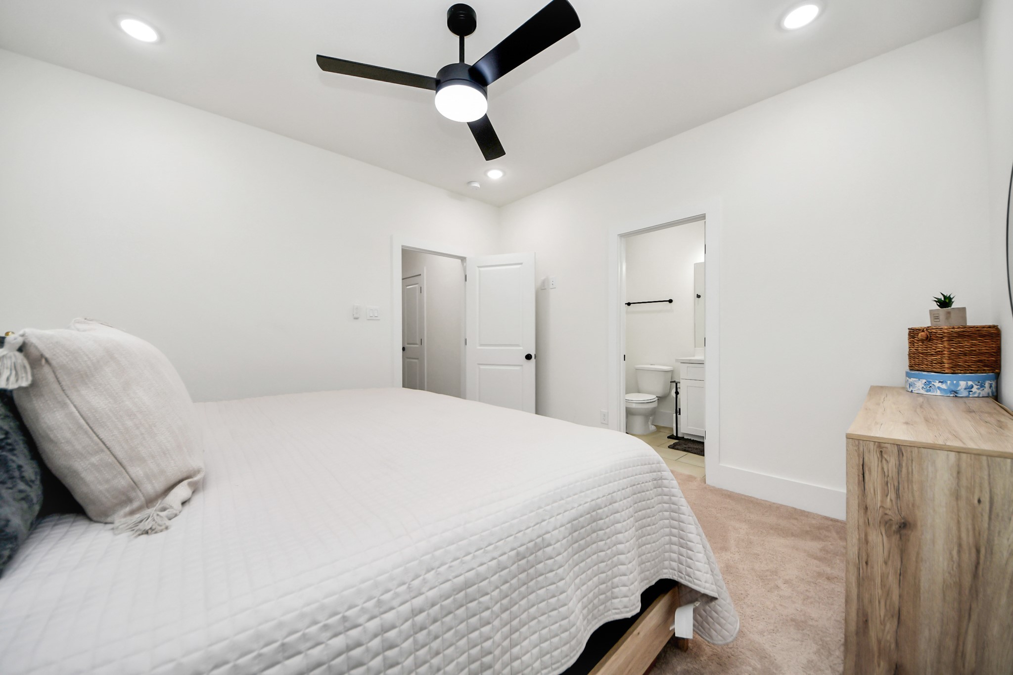 901 Lehman Street D Property Photo 28