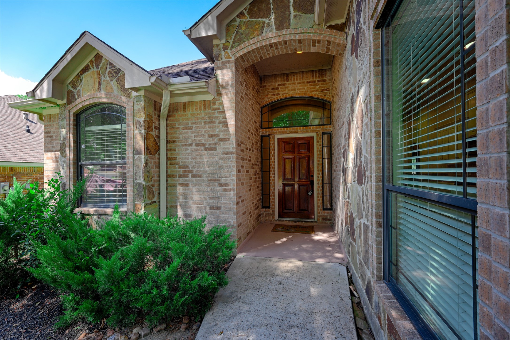 12460 Lyra Drive Property Photo 3