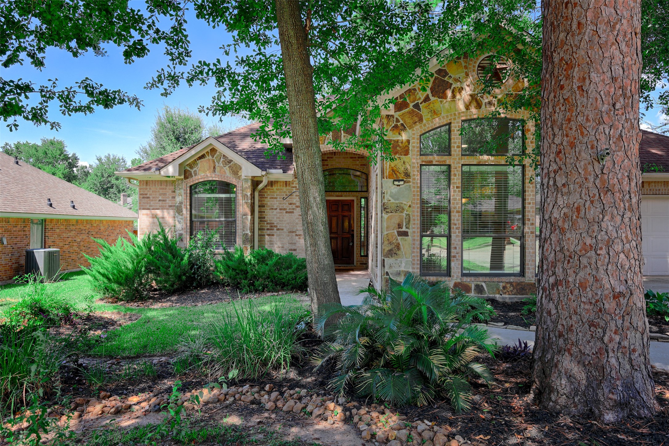 12460 Lyra Drive Property Photo 4