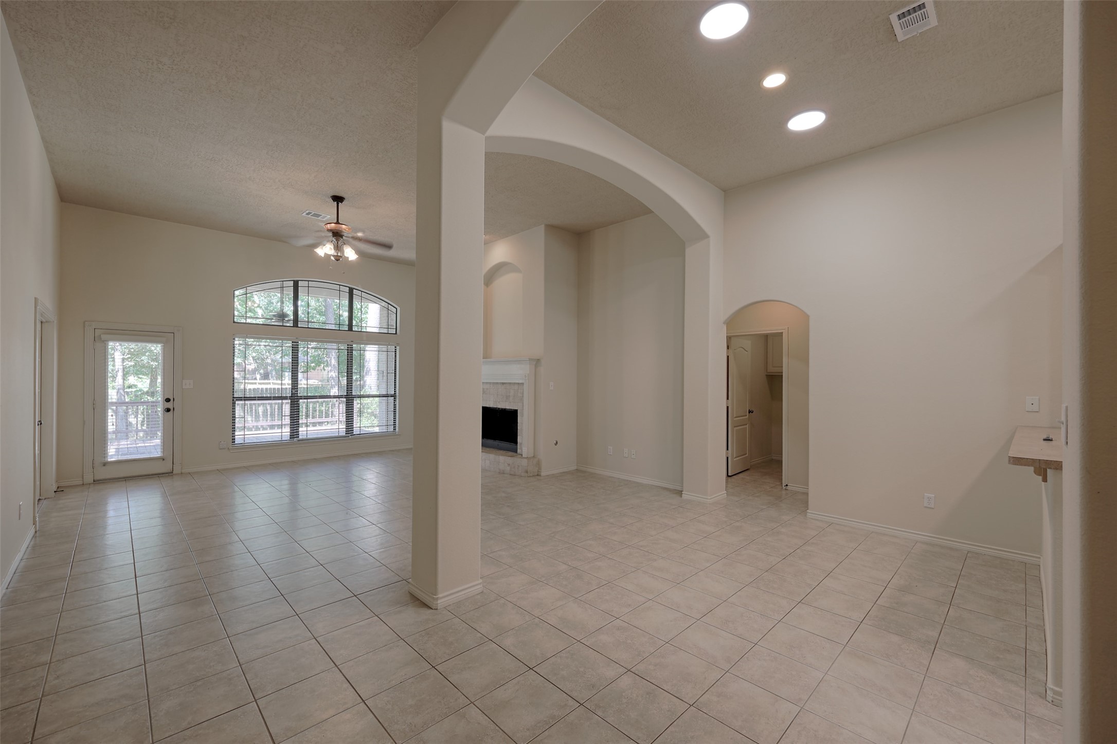 12460 Lyra Drive Property Photo 10