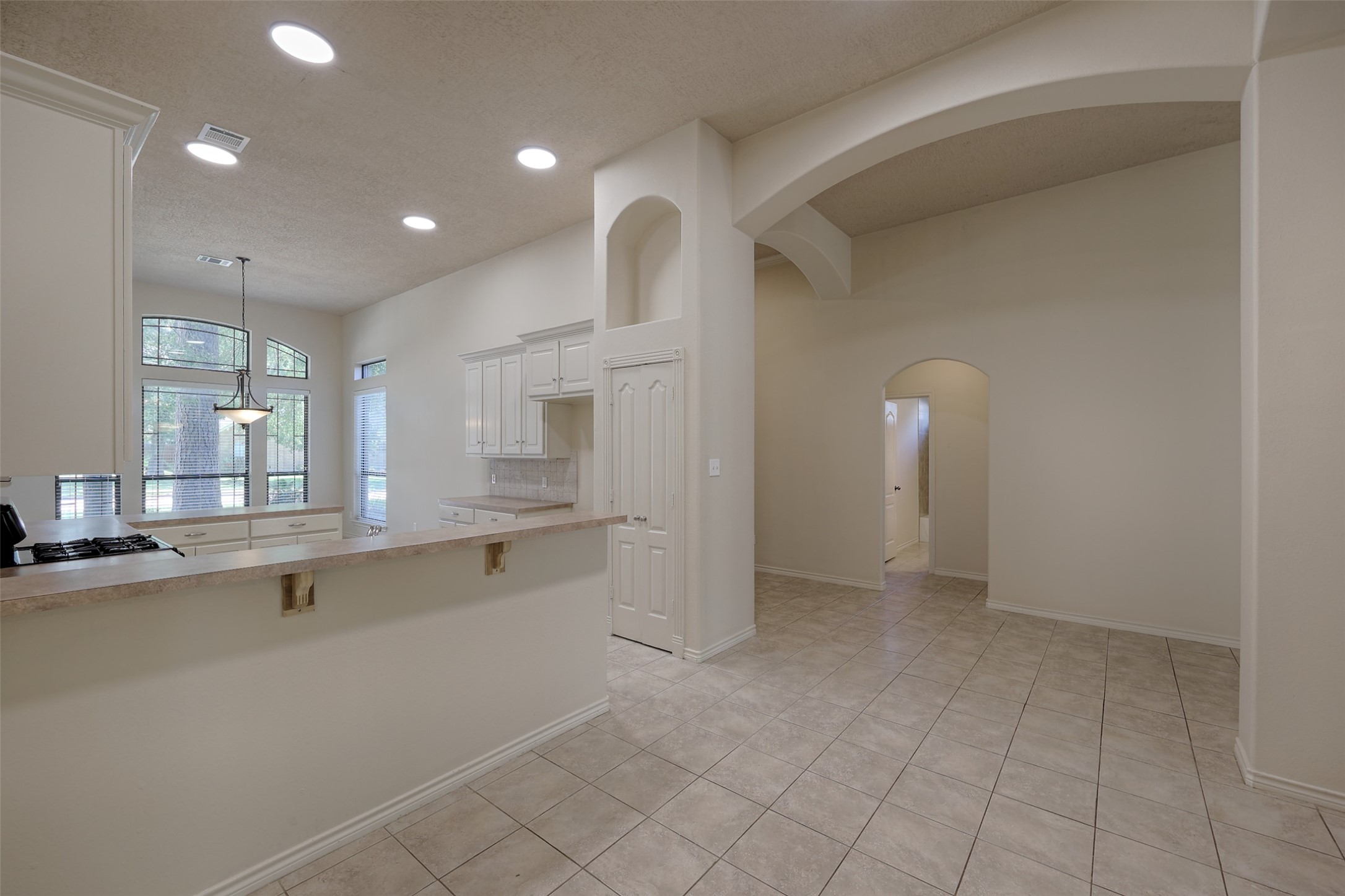 12460 Lyra Drive Property Photo 12
