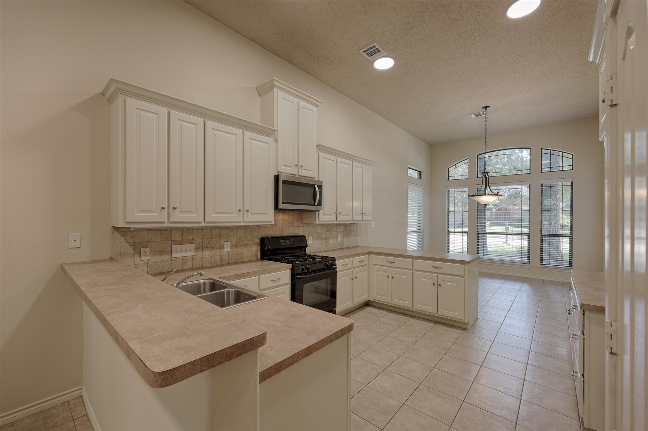 12460 Lyra Drive Property Photo 13