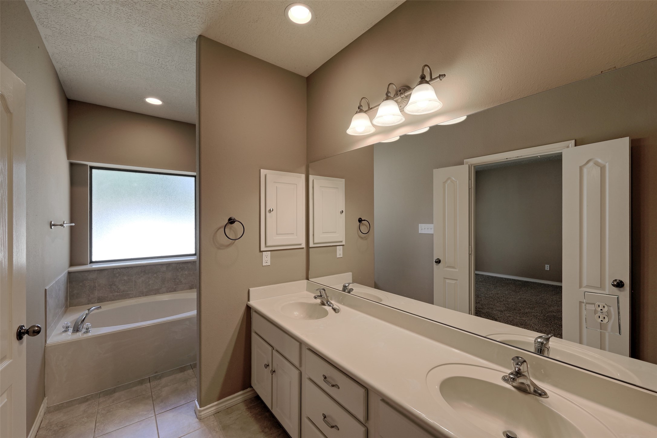12460 Lyra Drive Property Photo 19
