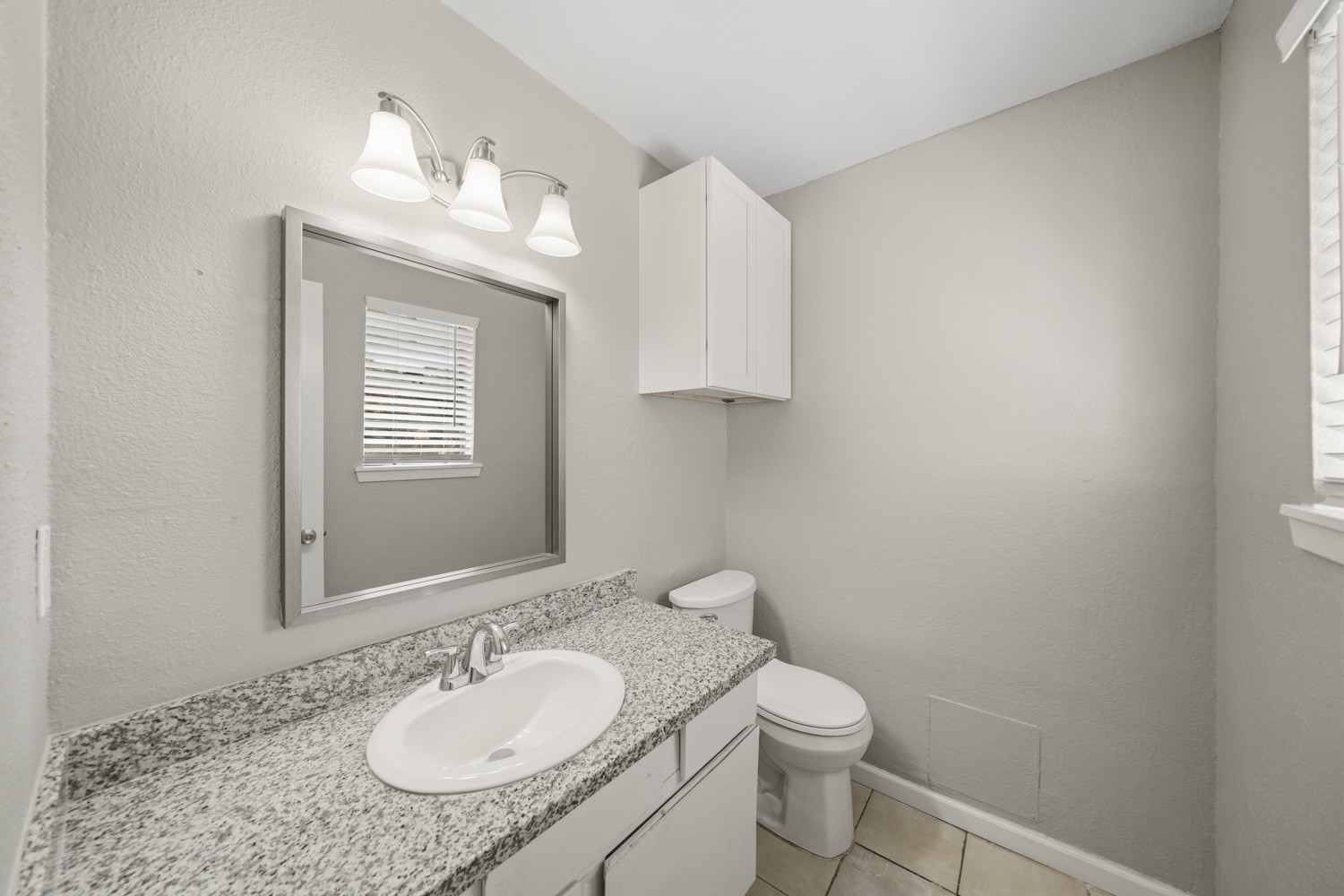 4605 Orange Circle N Property Photo 6