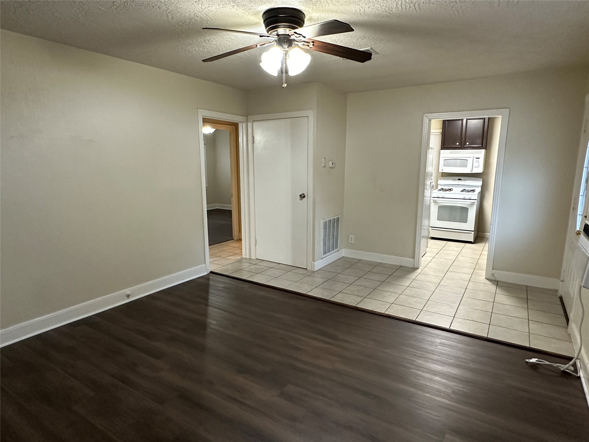 1016 S Booth Lane B Property Photo 4