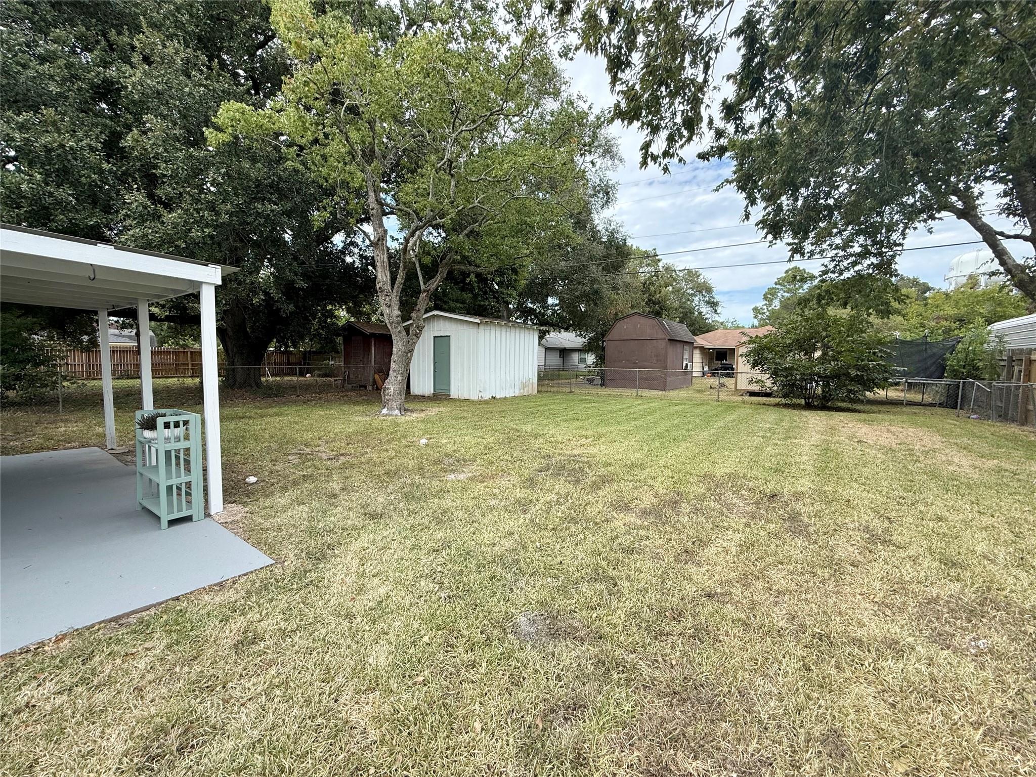 1001 Chevy Chase Drive, Angleton Tx 77515 Property Photo 3