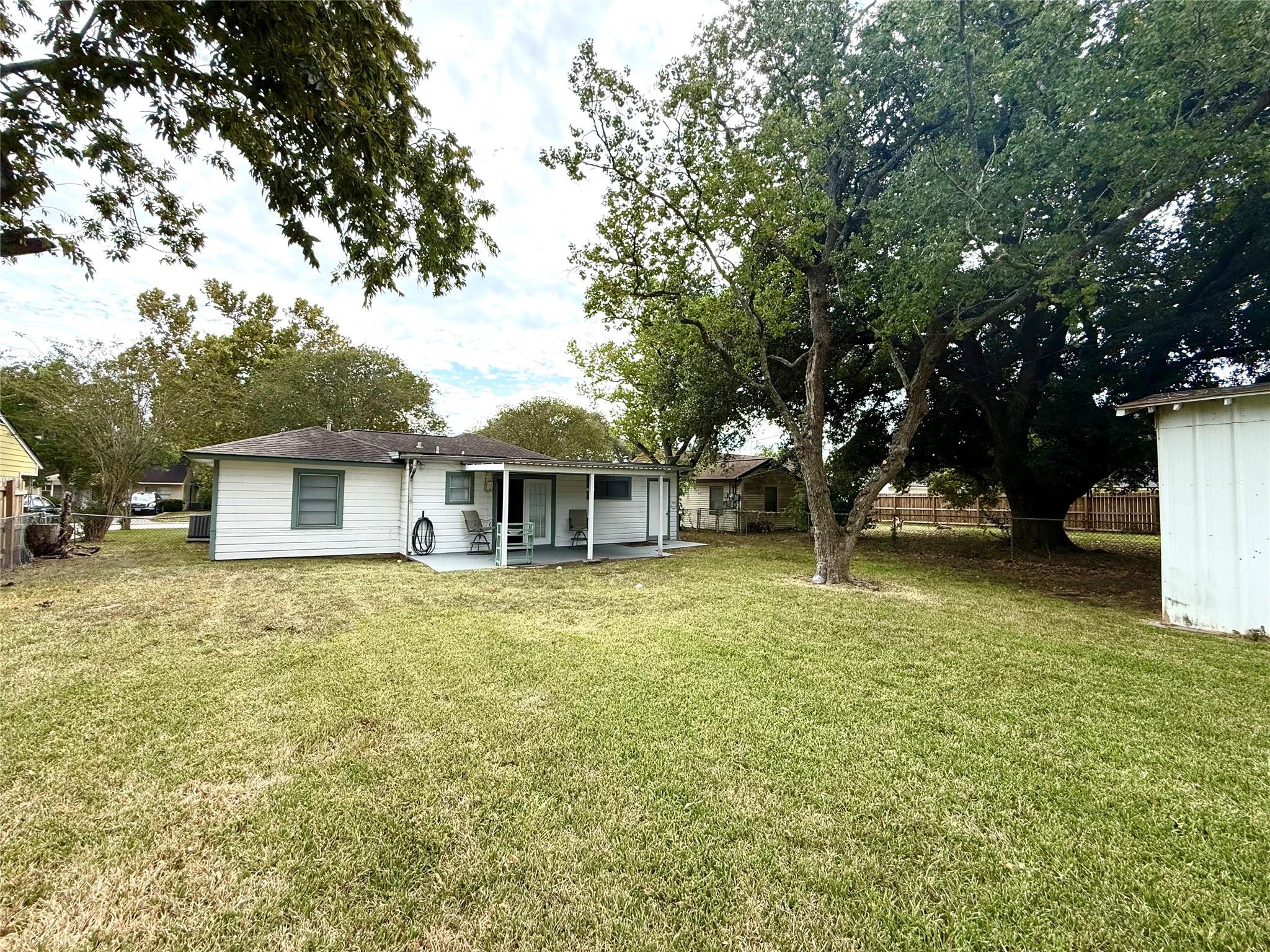 1001 Chevy Chase Drive, Angleton Tx 77515 Property Photo 6
