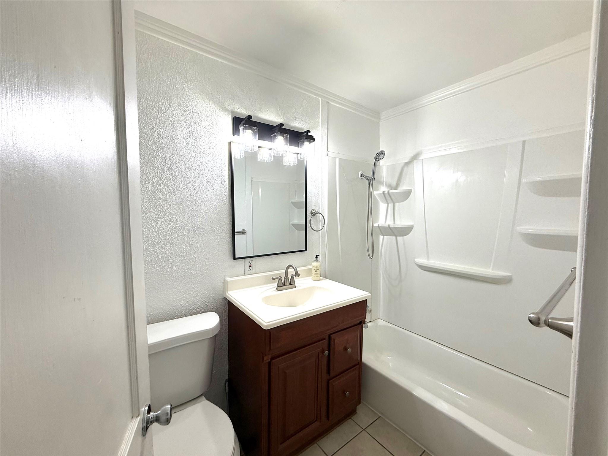 1001 Chevy Chase Drive, Angleton Tx 77515 Property Photo 12