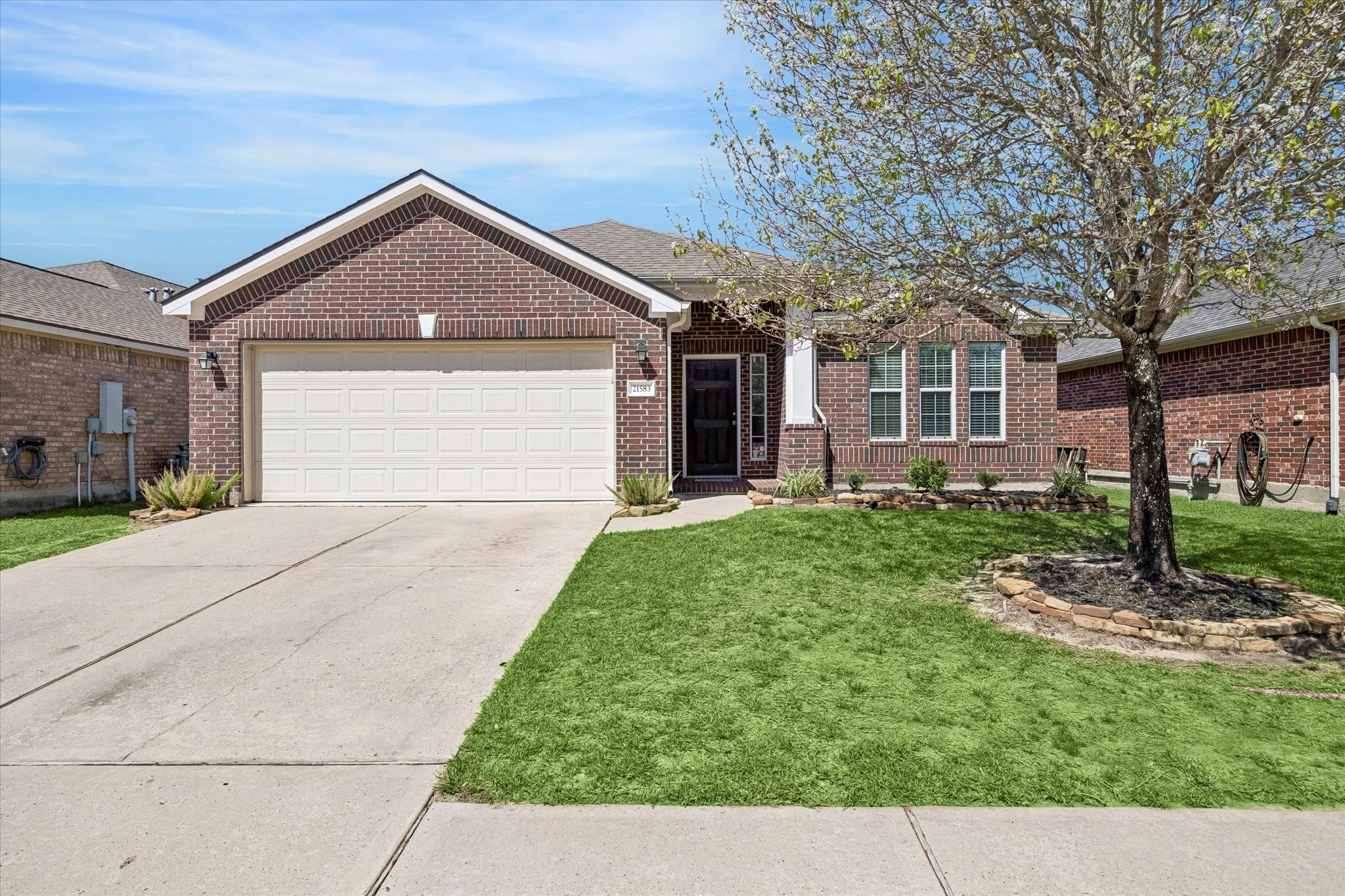 21583 Kings Bend Drive Property Photo