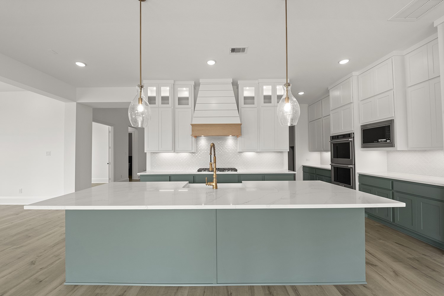 5002 Fountainhead Lane Property Photo 6