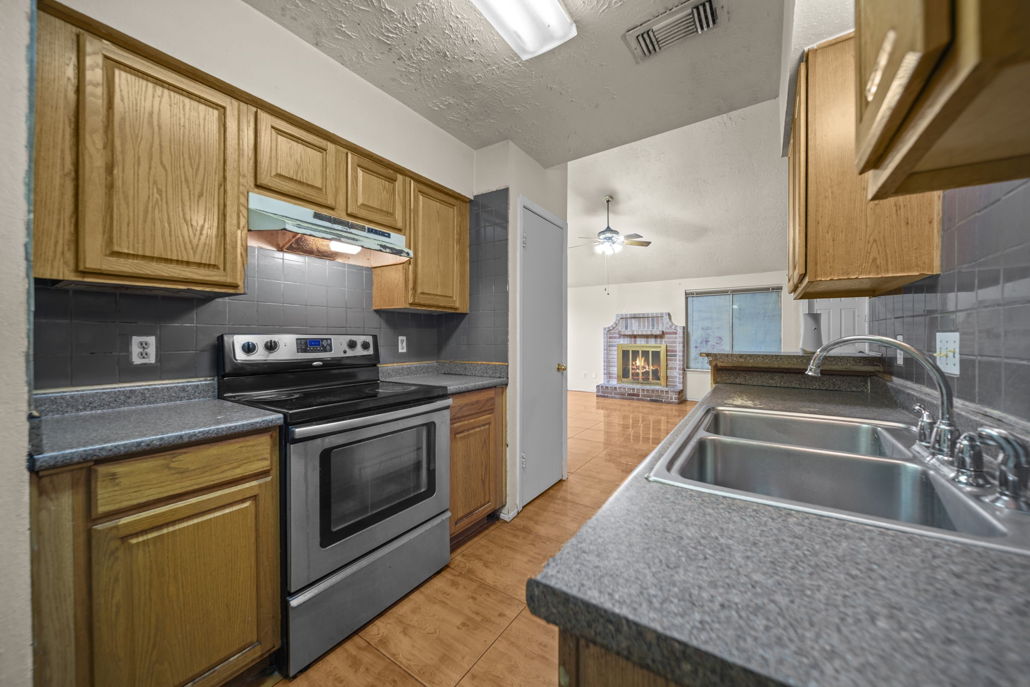 7535 Roaring Springs Drive Property Photo 8