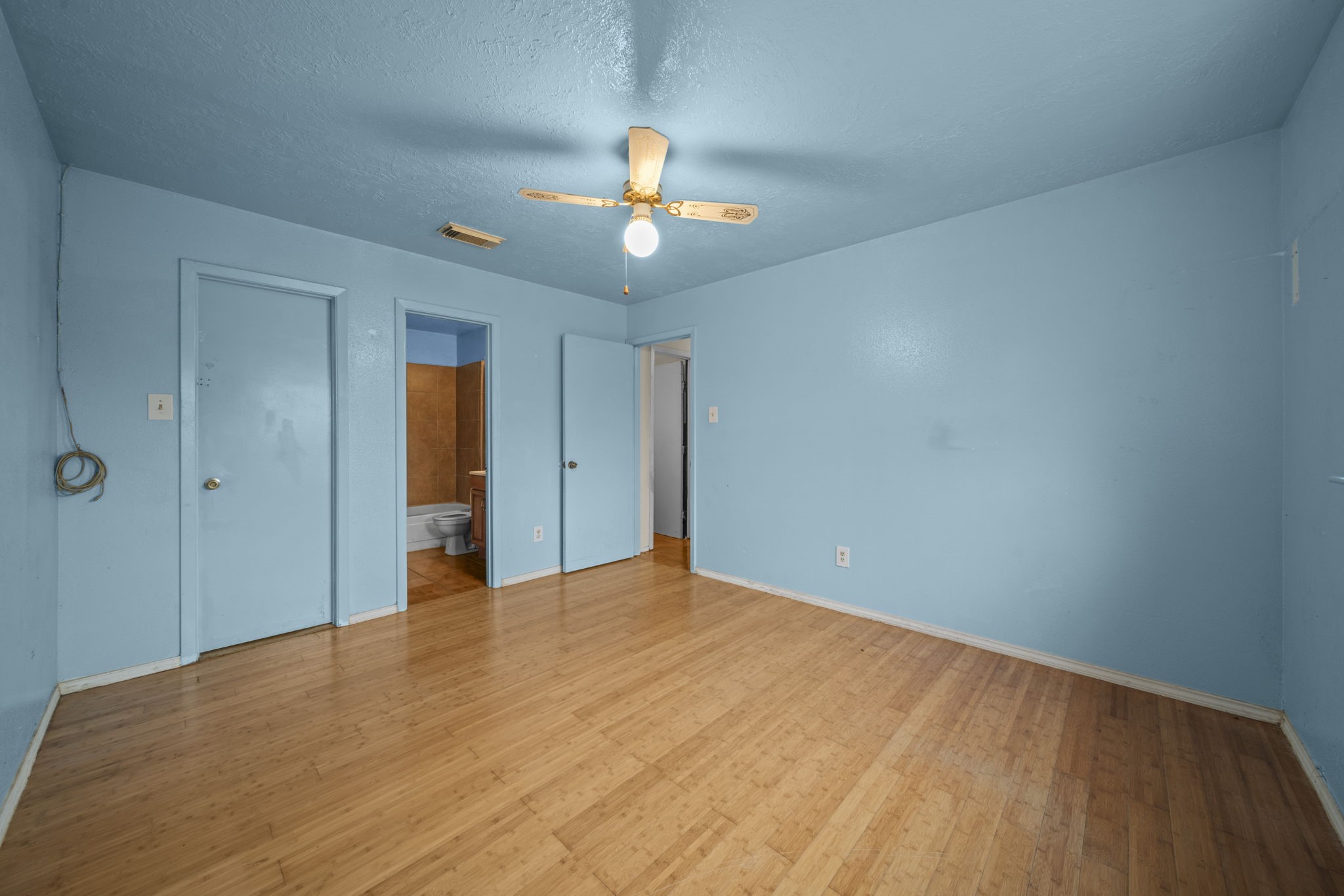 7535 Roaring Springs Drive Property Photo 11