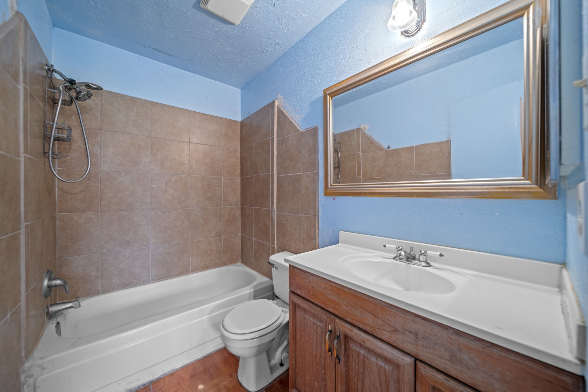 7535 Roaring Springs Drive Property Photo 12