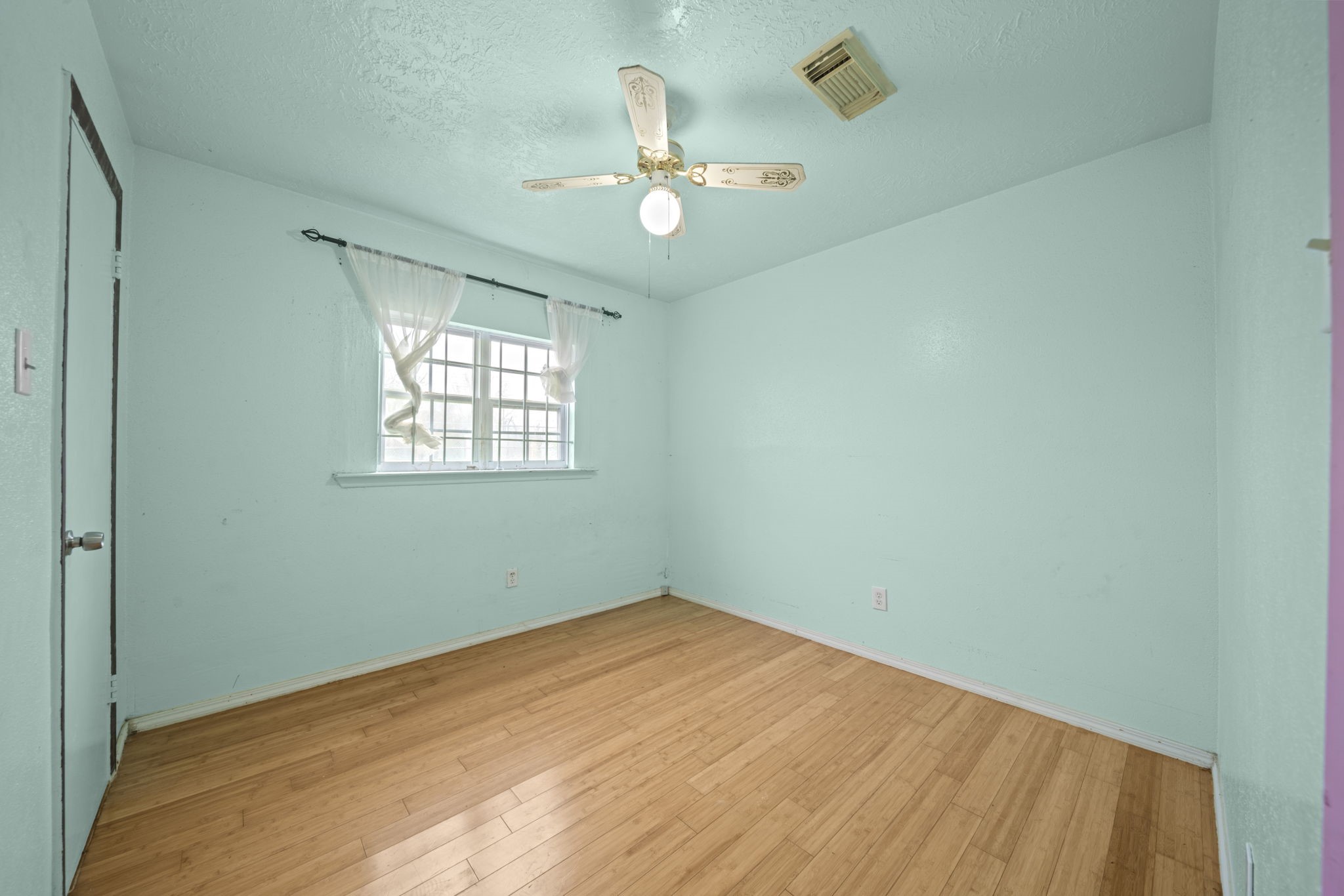 7535 Roaring Springs Drive Property Photo 14