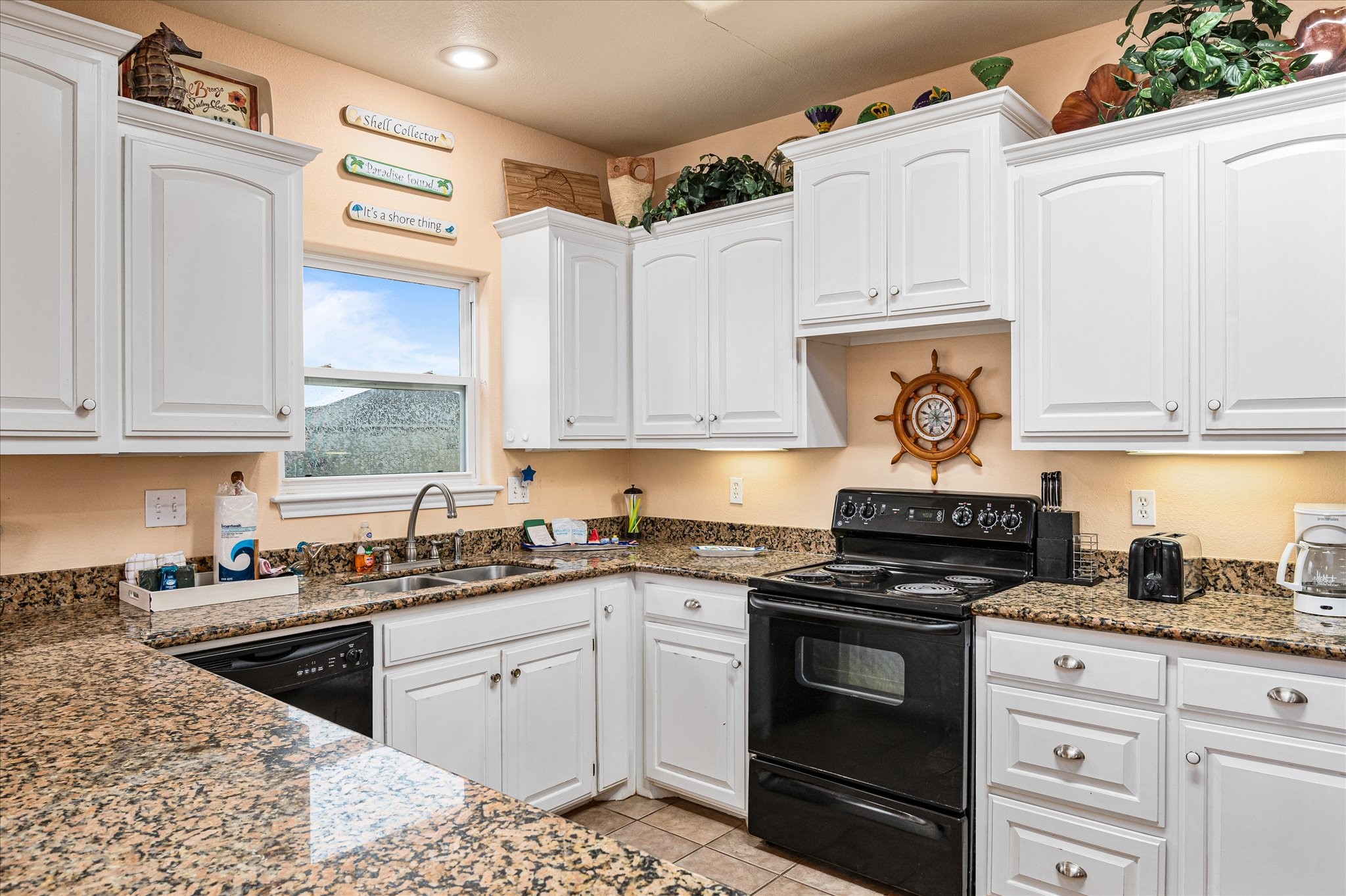 989 Biscayne Property Photo 9