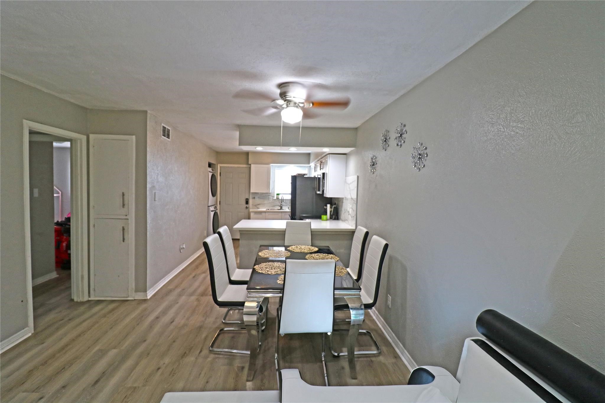 6305 Westward Street 1 Property Photo 3