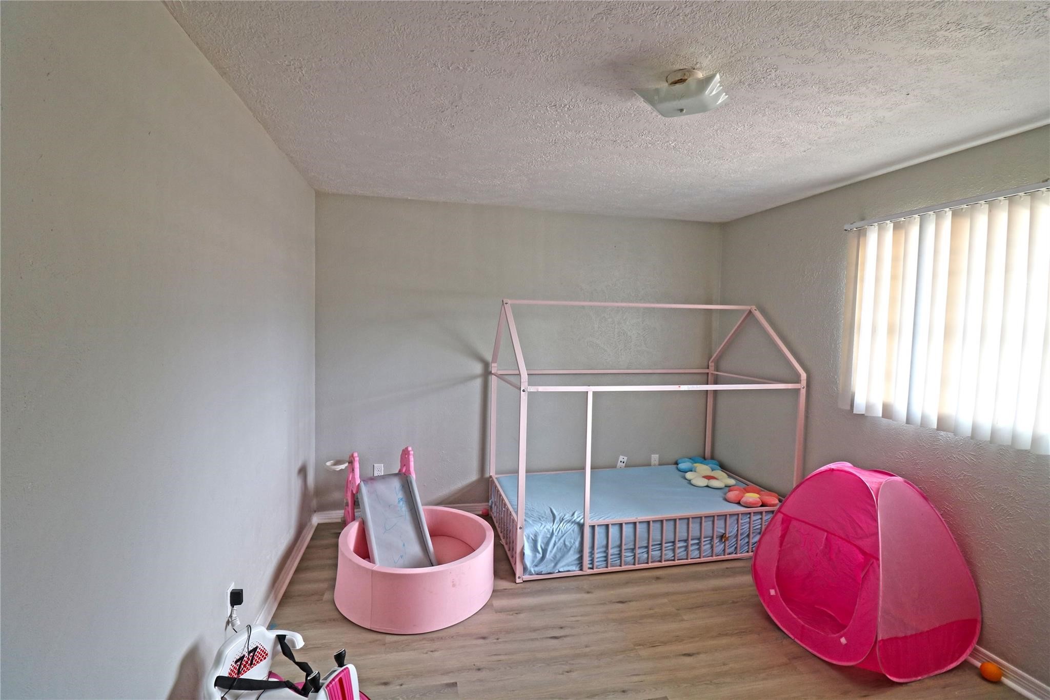 6305 Westward Street 1 Property Photo 8