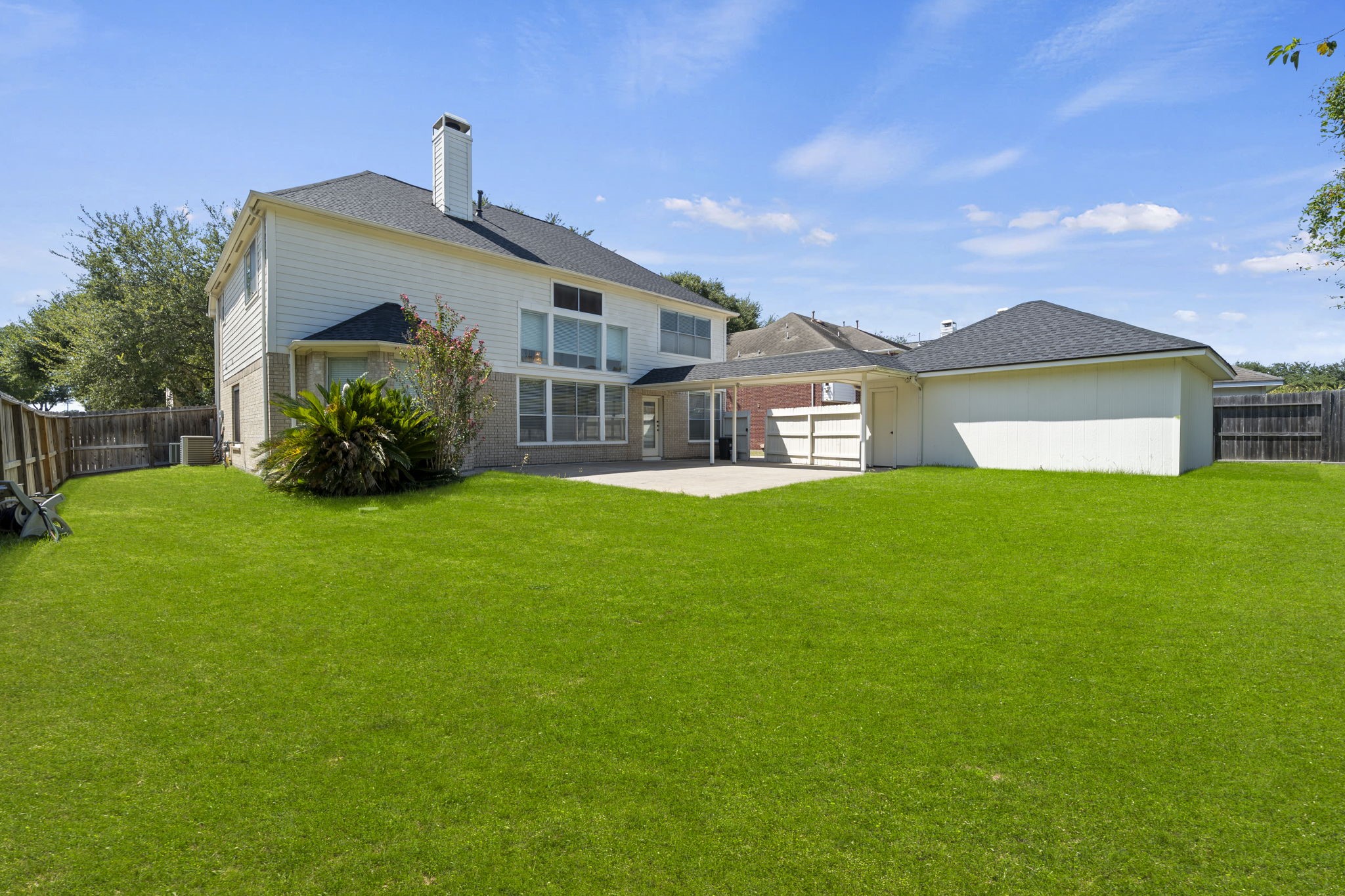 3415 Shadymist Drive Property Photo 6