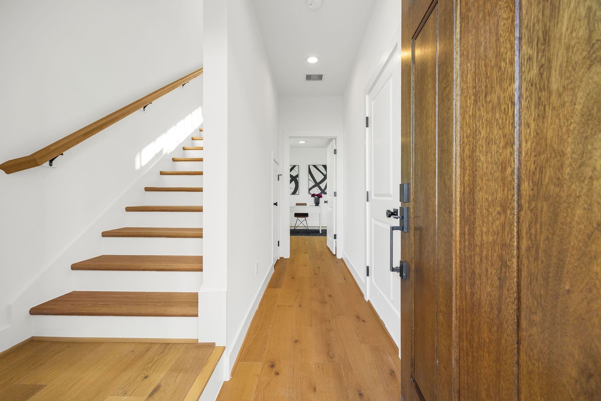 2810 Mills Street Property Photo 6