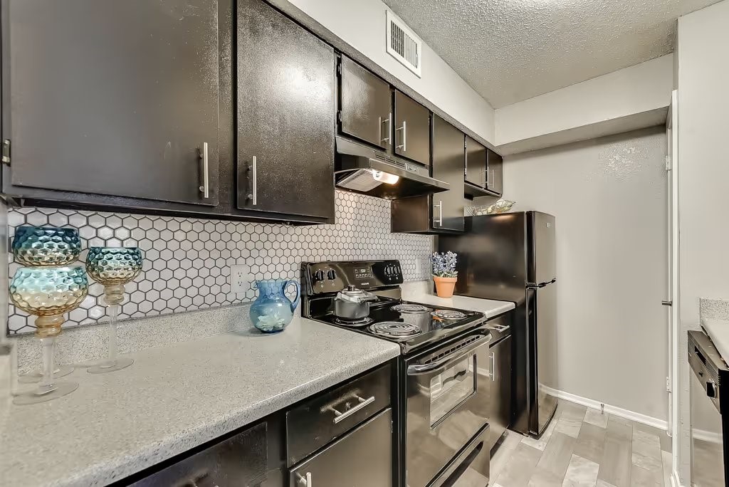 8081 Marvin D Love Freeway 1221 Property Photo 4