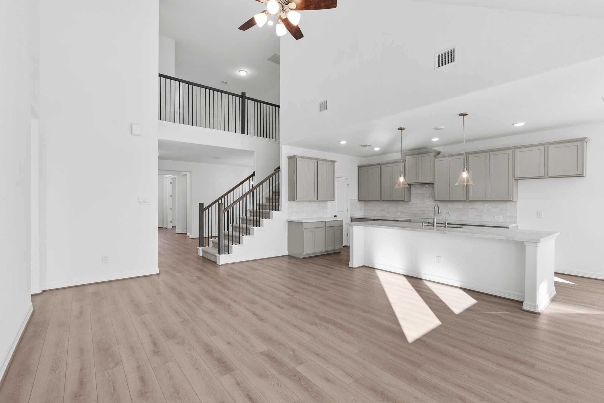 14818 Mission Avenue Property Photo 3