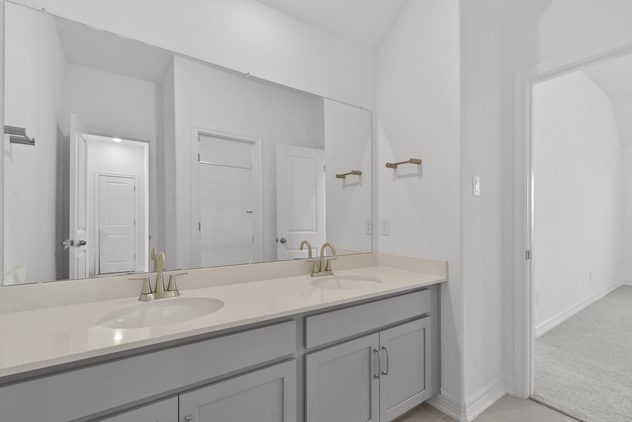 14818 Mission Avenue Property Photo 17