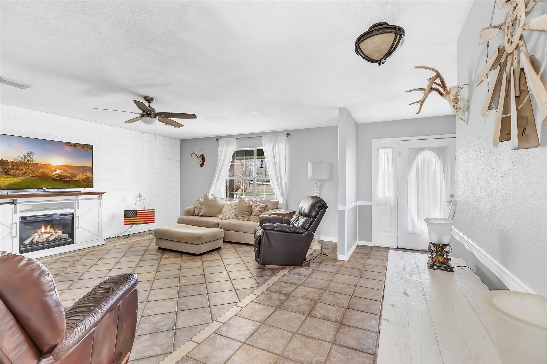 1305 County Road 2089 Property Photo 8