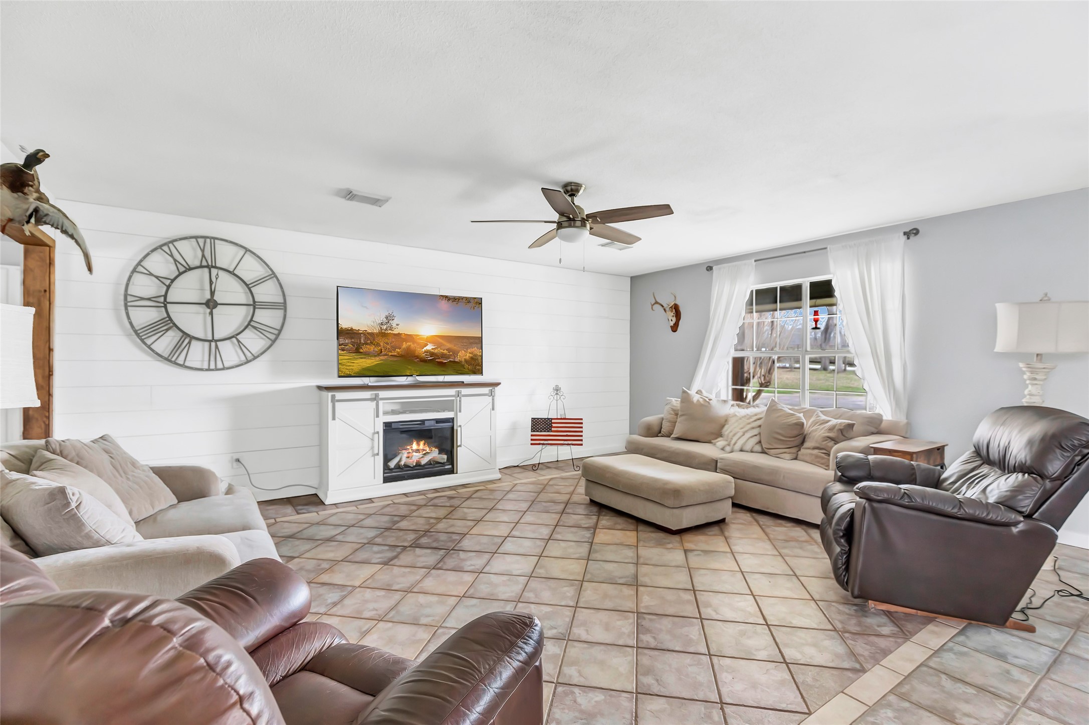 1305 County Road 2089 Property Photo 9