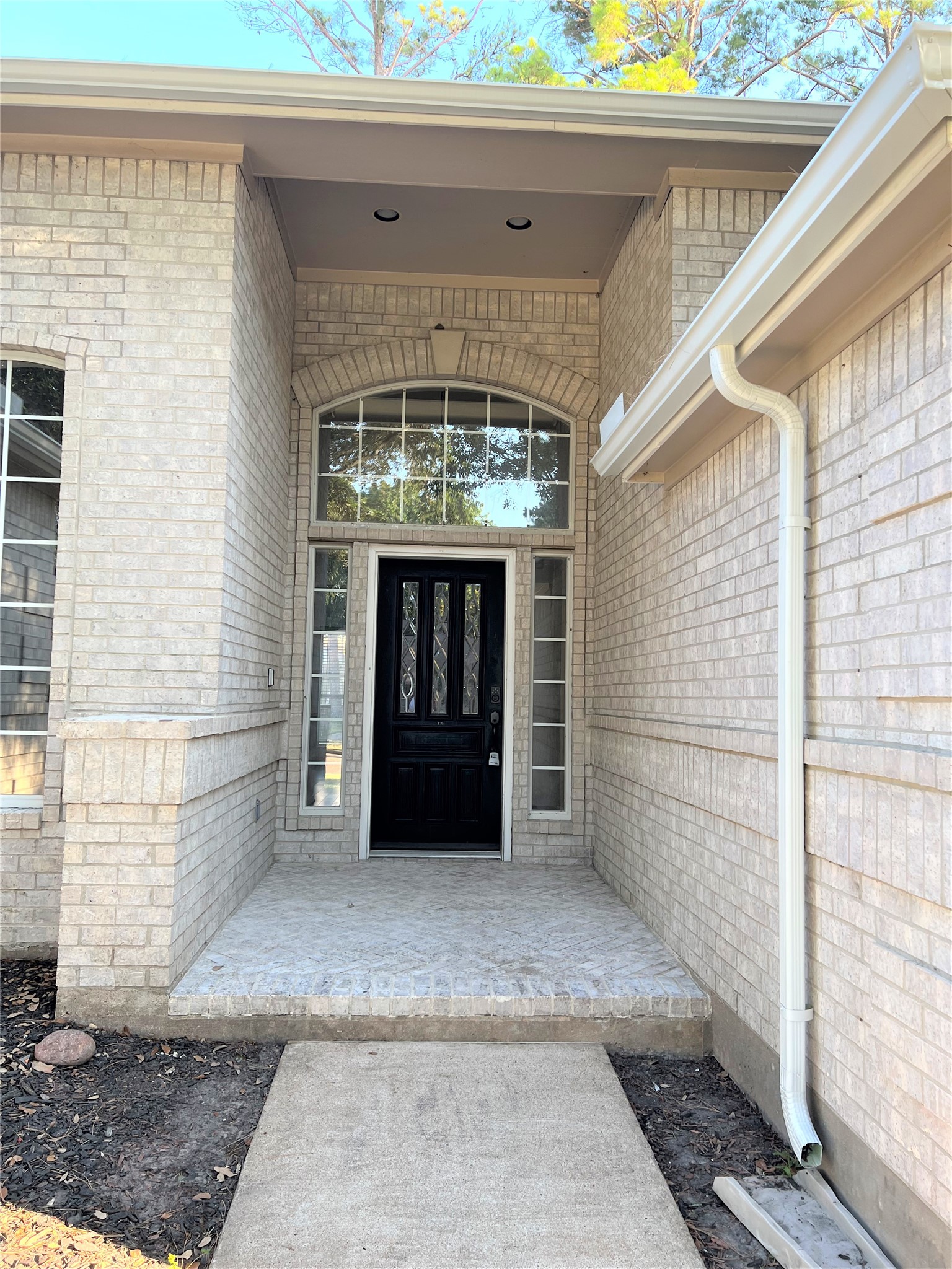 5407 Oak Cove Drive Property Photo 2
