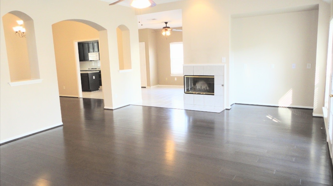 5407 Oak Cove Drive Property Photo 6